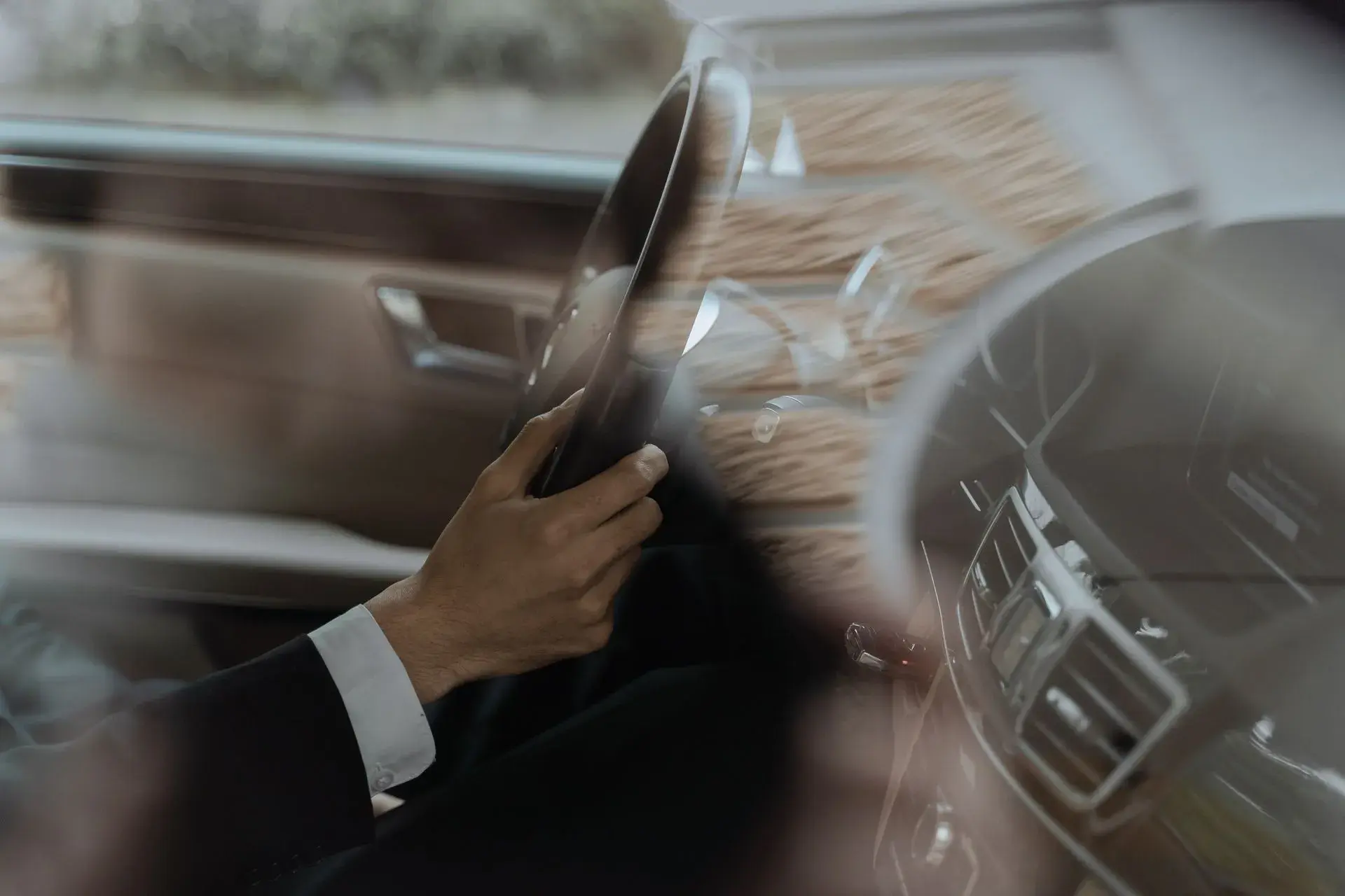 Vozač za volanom vozila Mercedes-Benz